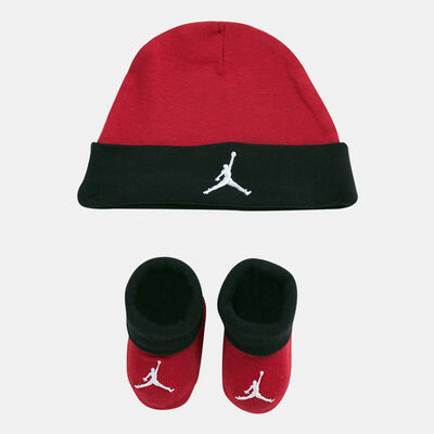 طقم قبعة وجوارب للاطفال